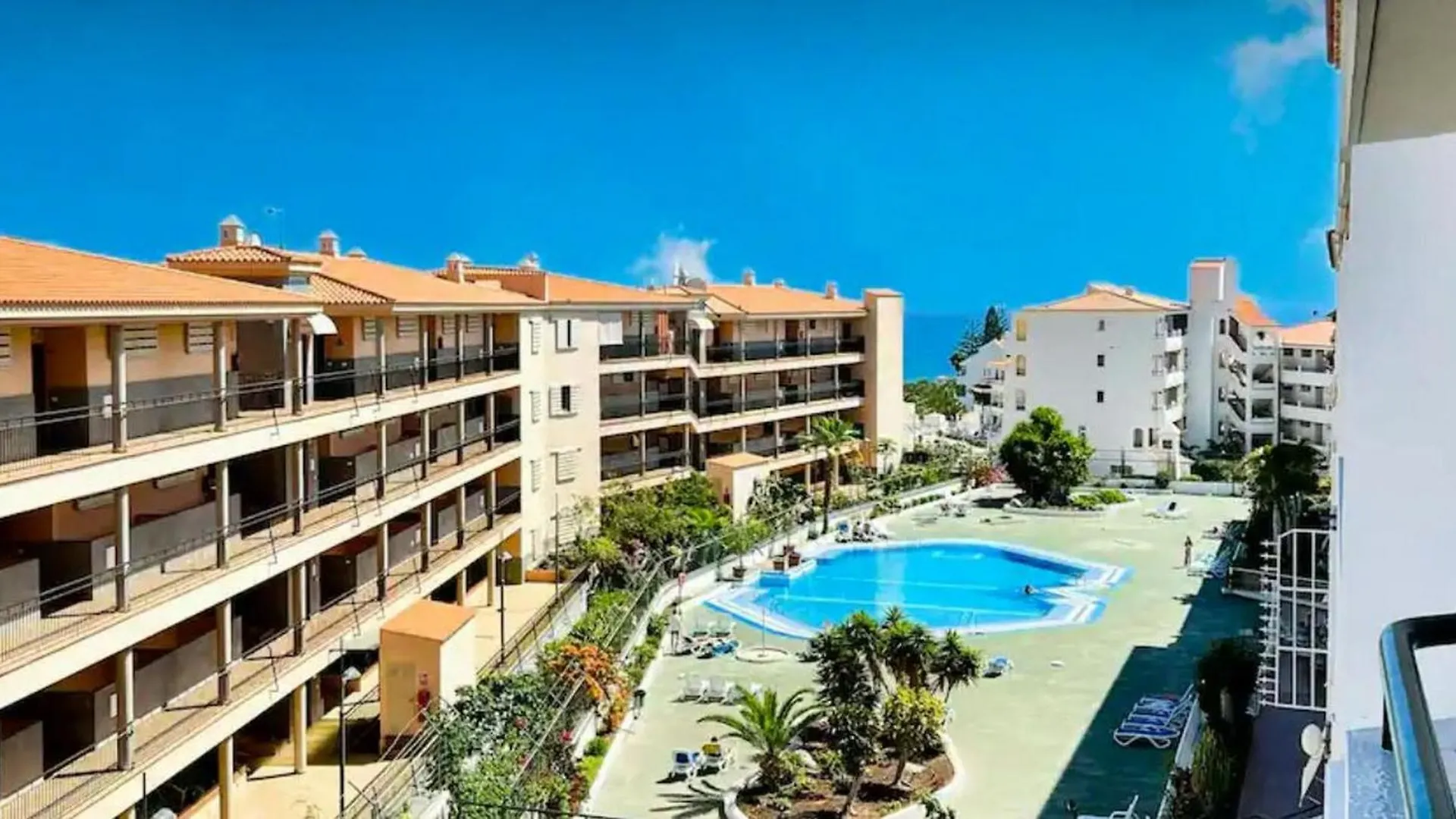 Relaxing Los Cristianos Apartment スペイン